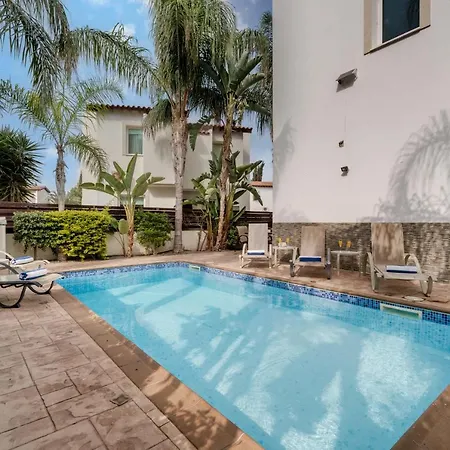Lorena Villa Paralimni